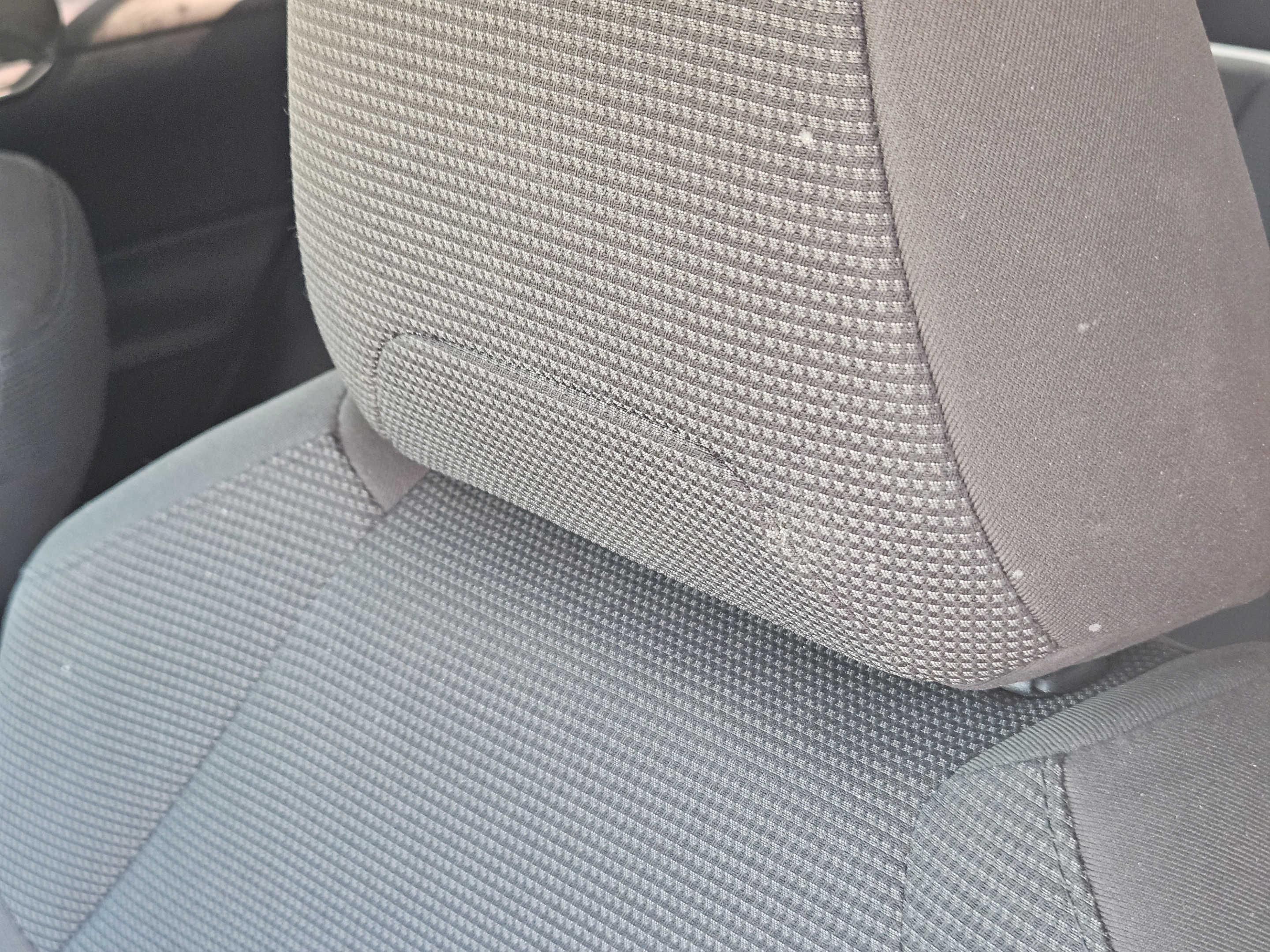 Used 2019 Toyota RAV4 LE FWD image 14