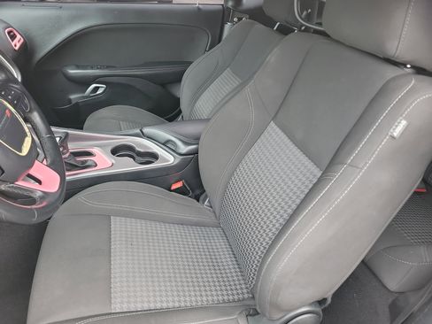 Used 2022 Dodge Challenger SXT w/ Blacktop Package image 4