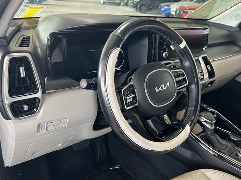 Used 2023 Kia Sorento FWD image 20