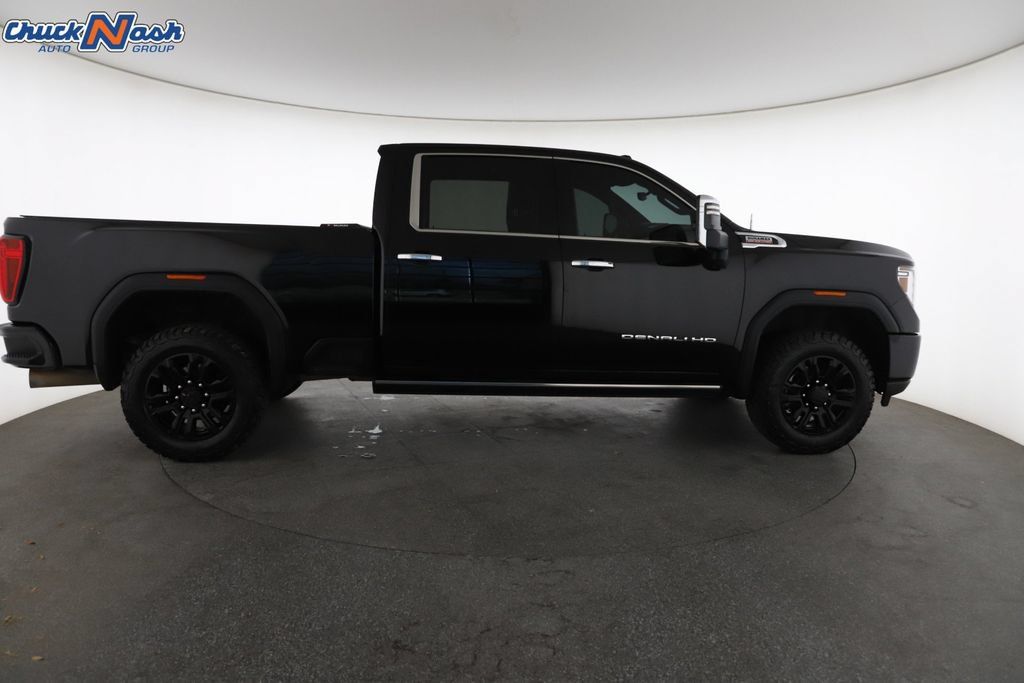 Used 2022 GMC Sierra 2500 Denali w/ Denali Black Diamond Edition AWD/4WD image 14