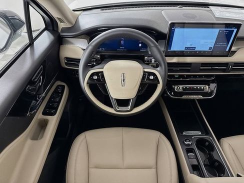 New 2026 Lincoln Corsair Premiere FWD image 24