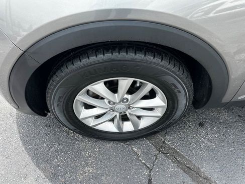 Used 2017 Kia Sorento AWD image 2