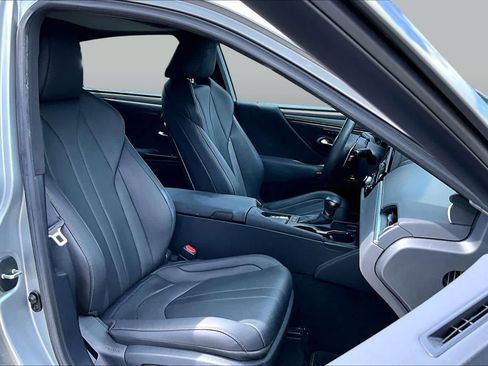 Used 2023 Lexus ES 300h F Sport FWD image 9