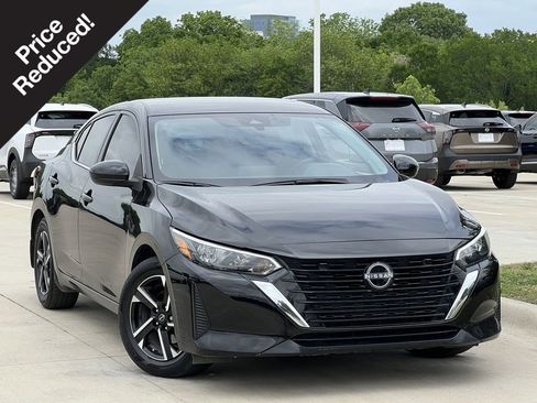 Certified 2025 Nissan Sentra SV FWD image 1