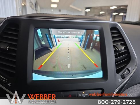 Used 2023 Jeep Cherokee Altitude Lux w/ Lux Elite Package AWD/4WD image 26