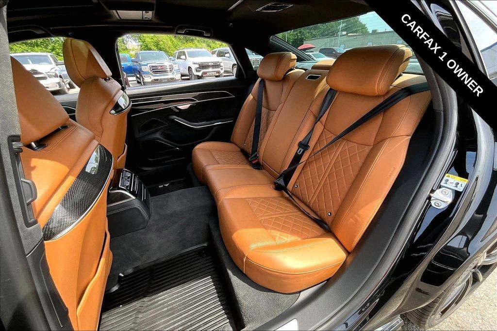 Used 2023 Audi S8 AWD/4WD image 6