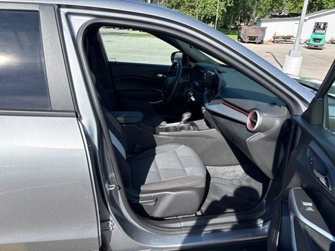 Used 2024 Chevrolet Trax RS w/ Driver Confidence Package FWD image 5