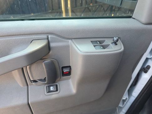 Used 2025 Chevrolet Express 2500 w/ Driver Convenience Package RWD image 15