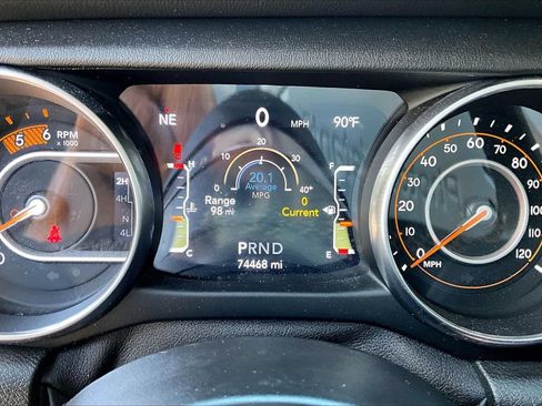 Used 2021 Jeep Gladiator Overland AWD/4WD image 12