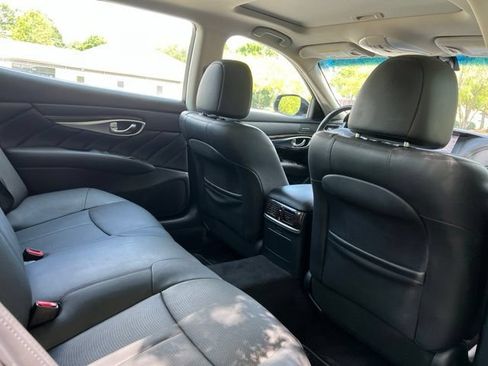 Used 2017 INFINITI Q70 L 3.7 AWD/4WD image 17