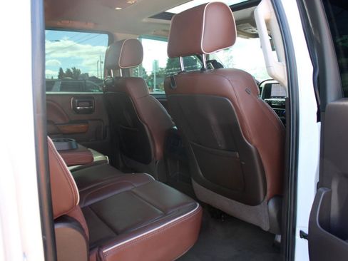 Used 2014 Chevrolet Silverado 1500 High Country w/ High Country Premium Package AWD/4WD image 9
