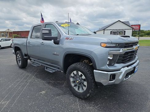 Used 2025 Chevrolet Silverado 2500 LT w/ Texas Edition AWD/4WD image 10
