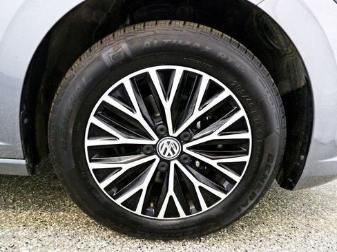 Used 2021 Volkswagen Jetta SE w/ SE Cold Weather Package FWD image 22