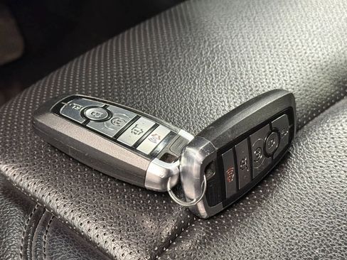 Used 2021 Ford Expedition XLT AWD/4WD image 19
