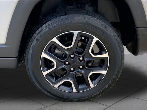 Used 2021 Jeep Compass Trailhawk AWD/4WD image 11