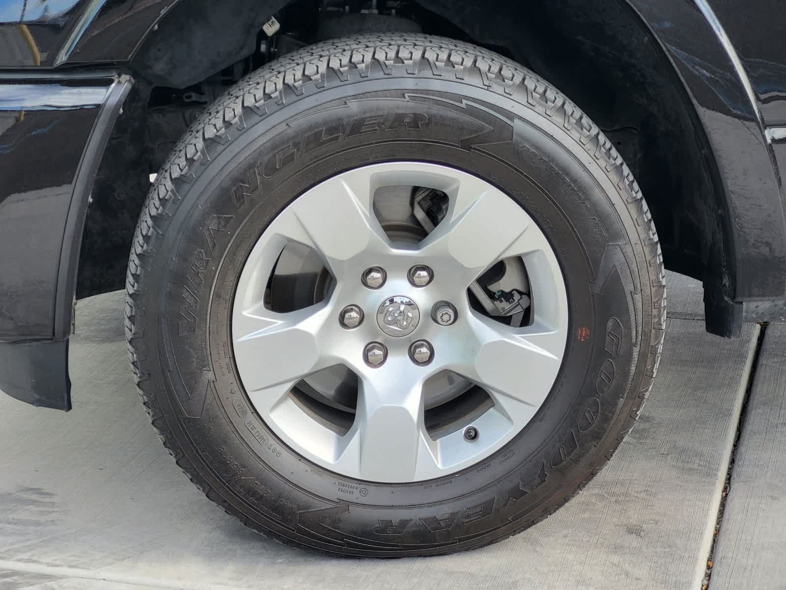 Used 2025 RAM 1500 Big Horn AWD/4WD image 9
