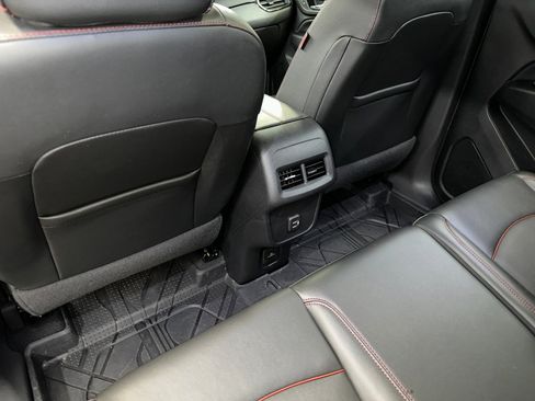 Used 2022 Chevrolet Equinox RS w/ RS Leather Package image 23