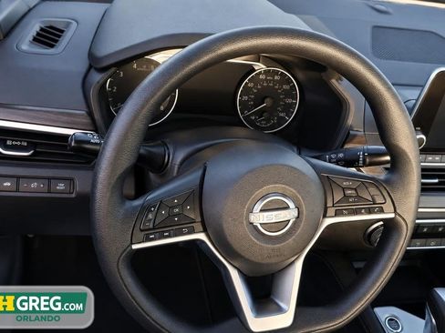 Used 2023 Nissan Altima 2.5 SV FWD image 13