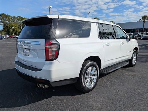 Used 2023 Chevrolet Suburban Premier image 4