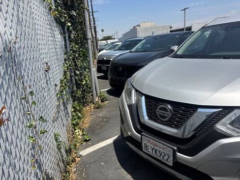 Used 2019 Nissan Rogue S w/ Special Edition Package FWD image 1