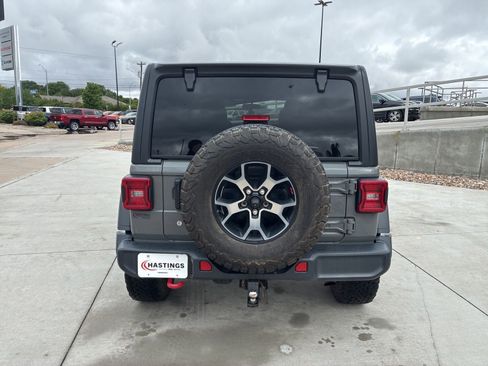 Used 2019 Jeep Wrangler Unlimited Rubicon w/ LED Lighting Group AWD/4WD image 4