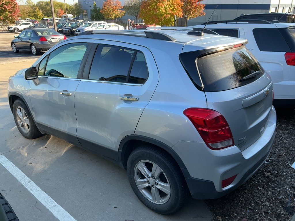 Used 2018 Chevrolet Trax LT w/ LT Convenience Package FWD image 6