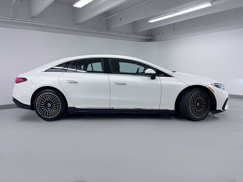 Used 2022 Mercedes-Benz EQS 580 4MATIC Sedan image 6