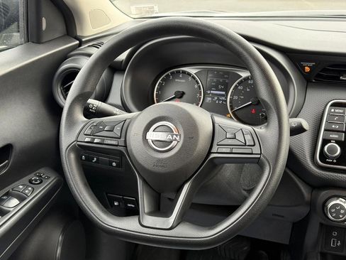 Used 2025 Nissan Kicks Play S image 12