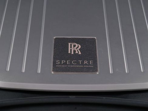 Used 2026 Rolls-Royce Spectre image 59