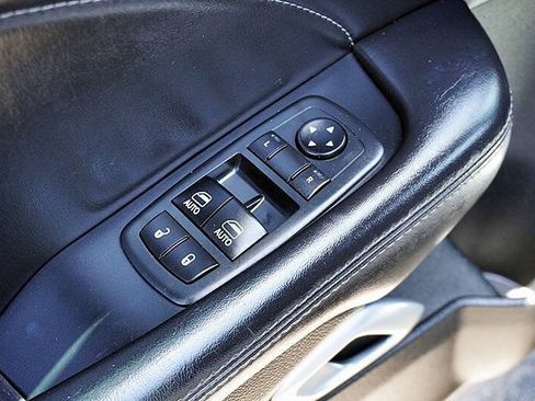 Used 2015 Dodge Challenger R/T Scat Pack w/ Scat Pack Appearance Package RWD image 20