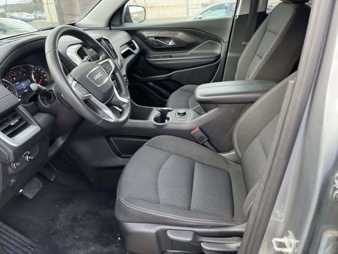 Used 2024 GMC Terrain SLE image 10