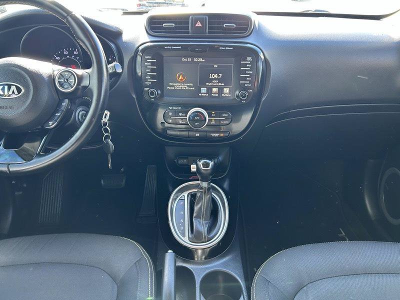 Used 2016 Kia Soul + w/ Audio Package FWD image 11