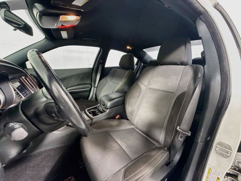Used 2020 Dodge Charger SXT RWD image 10