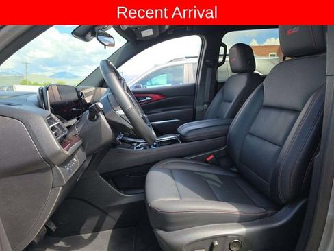 Used 2025 Chevrolet Traverse Z71 image 5
