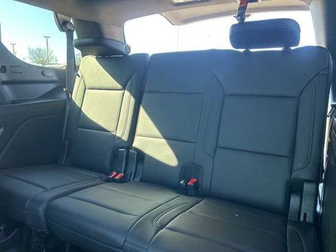 Used 2021 Chevrolet Tahoe Z71 w/ Z71 Signature Package image 30