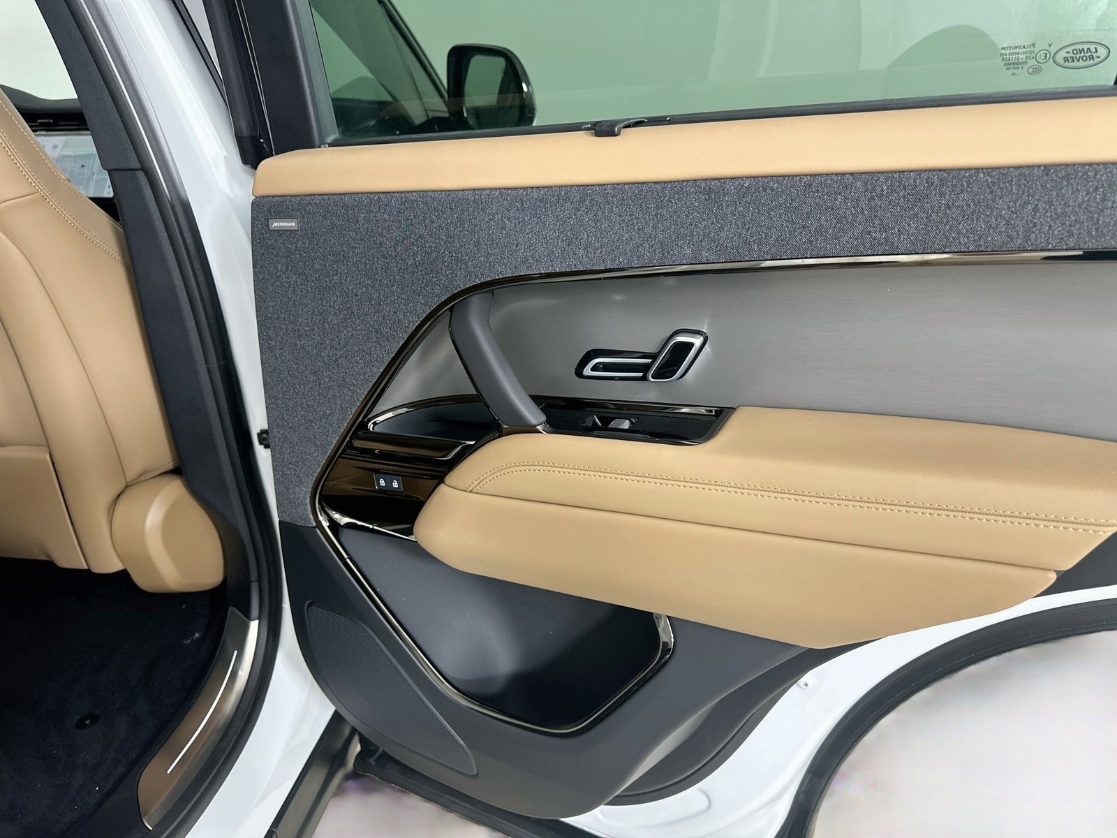 New 2027 Land Rover Range Rover Sport SE AWD/4WD image 43