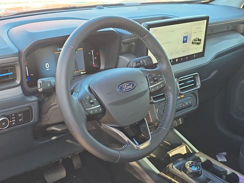 Certified 2025 Ford Maverick Lobo image 14