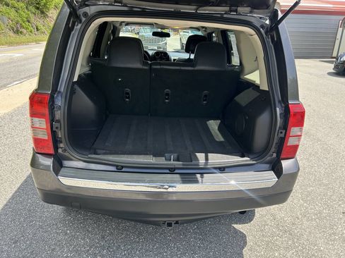 Used 2015 Jeep Patriot High Altitude AWD/4WD image 27
