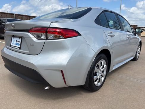 Used 2026 Toyota Corolla LE FWD image 3
