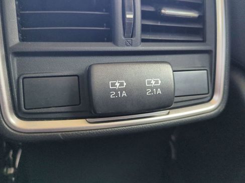 Used 2020 Subaru Forester Premium image 17