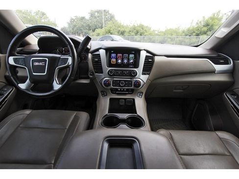 Used 2019 GMC Yukon XL SLT w/ Open Road Package RWD image 10
