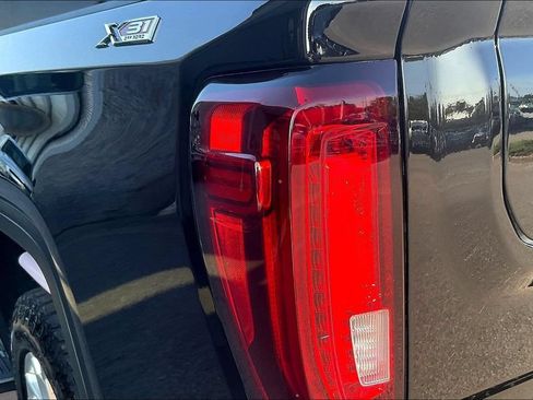 Used 2022 GMC Sierra 1500 SLT w/ SLT Premium Plus Package AWD/4WD image 24