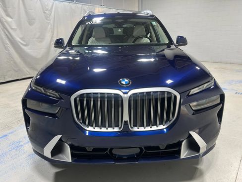 Certified 2023 BMW X7 xDrive40i w/ Climate Comfort Package image 3