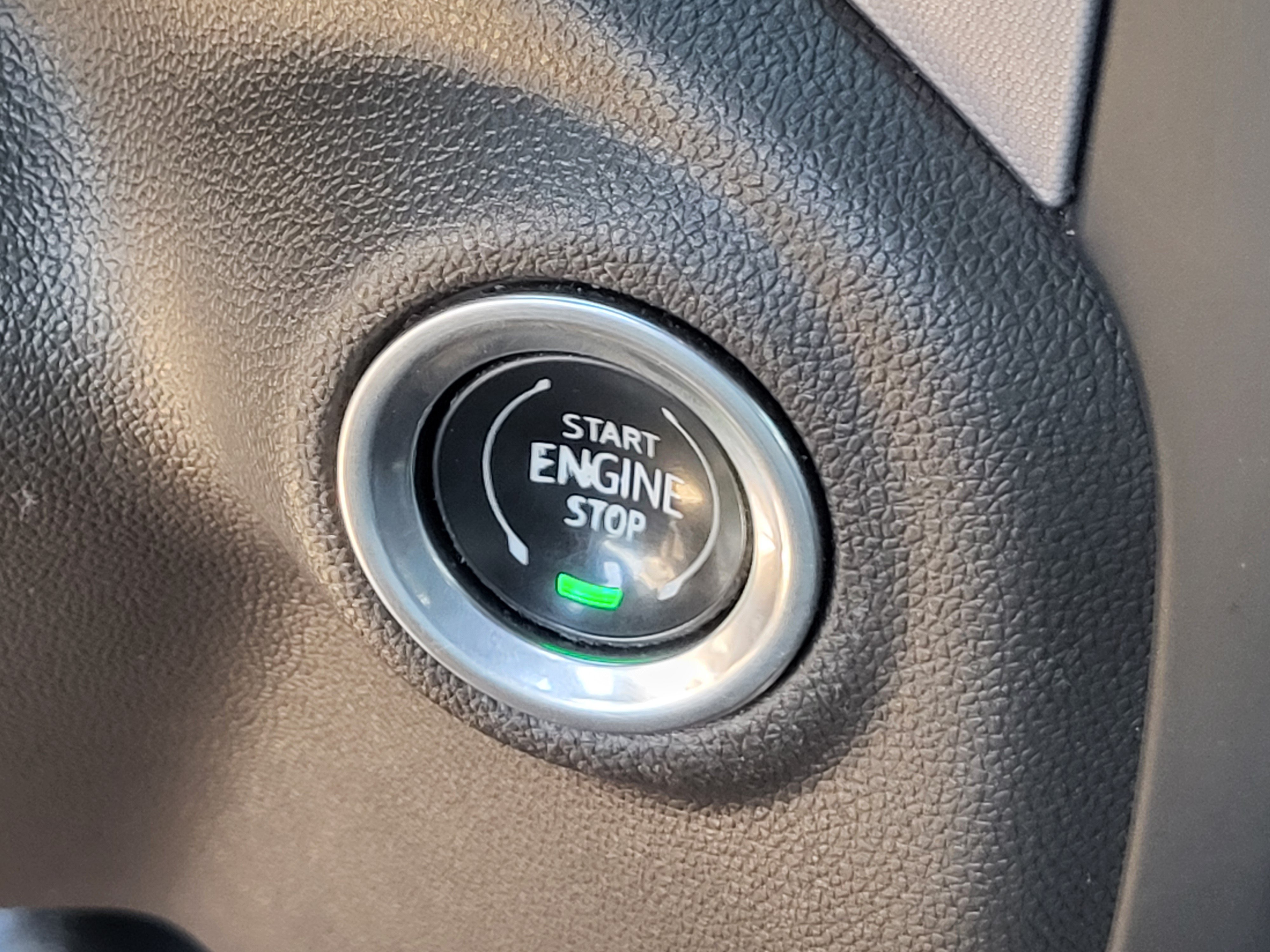 Used 2019 GMC Sierra 1500 SLT w/ SLT Premium Plus Package AWD/4WD image 18
