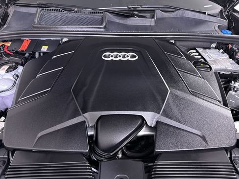 Used 2024 Audi Q8 Premium Plus image 31