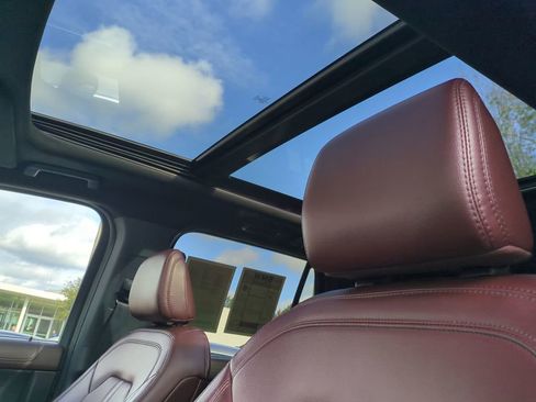 Used 2024 Ford Expedition Limited image 20