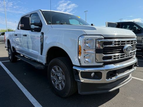 Used 2024 Ford F350 XLT image 2