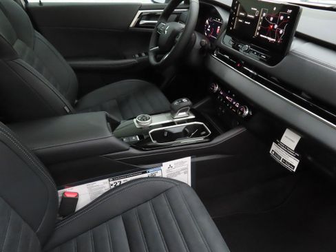 New 2026 Mitsubishi Outlander SE AWD/4WD image 24
