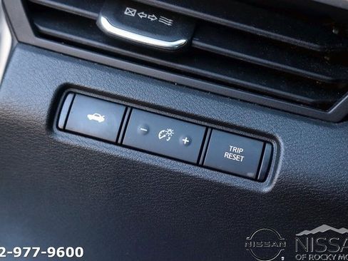 Used 2024 Nissan Altima 2.5 SV image 24