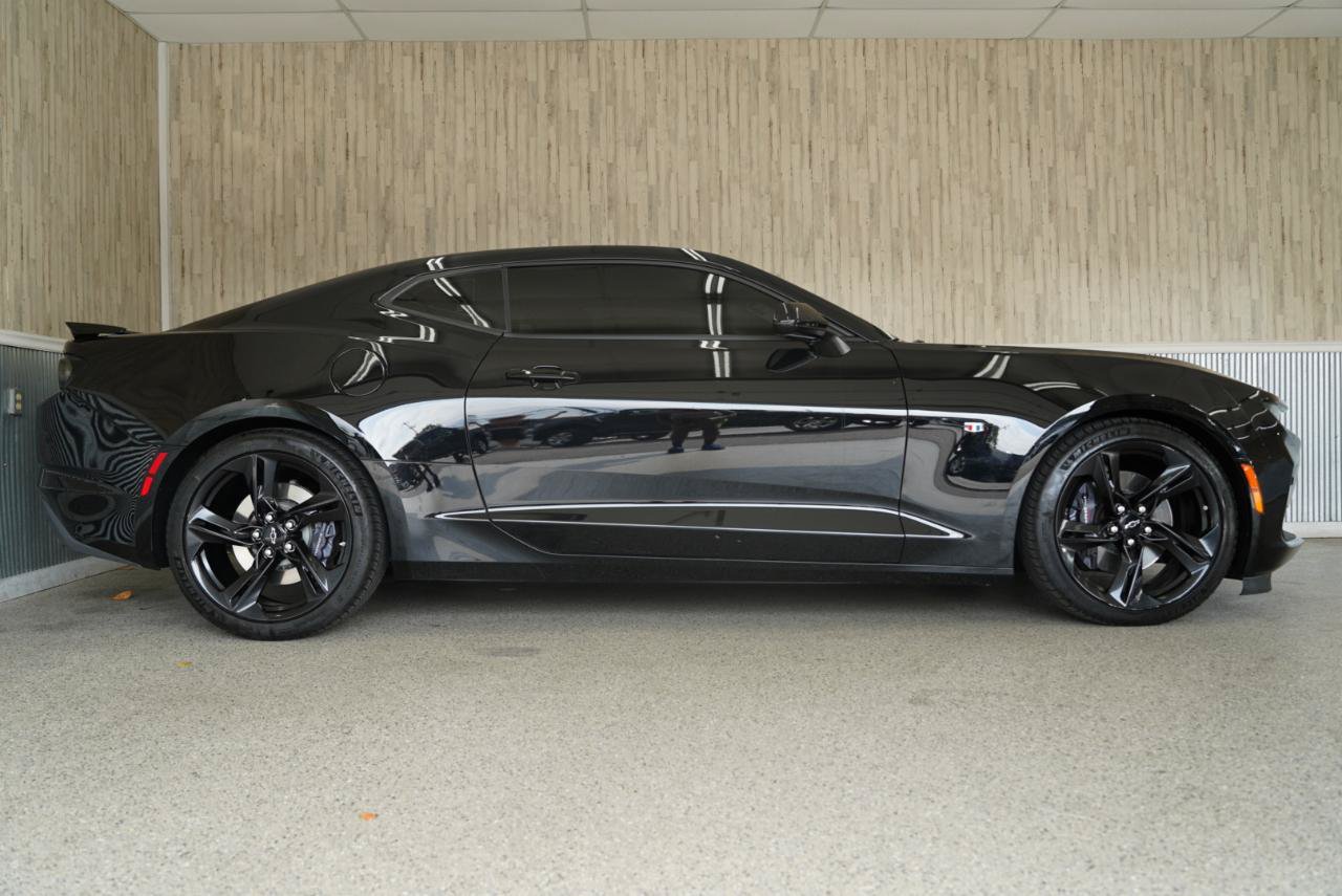 Used 2022 Chevrolet Camaro SS RWD image 4